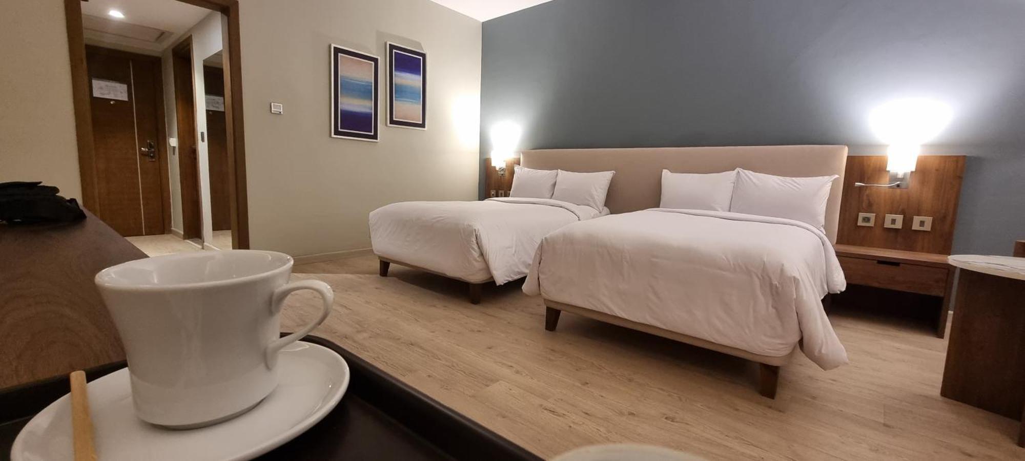 Phoenix Hotel & Wellness Sheikh Zayed City Esterno foto